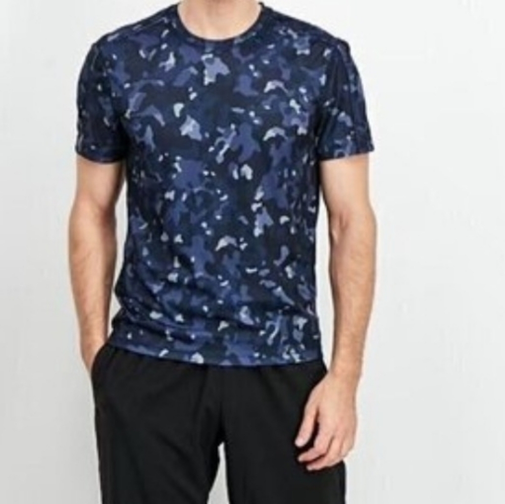 Ideology Performance Tshirt Men's. New With Tags. Size Small.